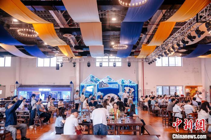 圖為基地內(nèi)的慕尼黑餐廳。　李南軒 攝