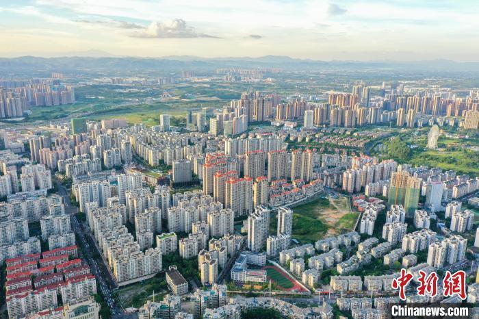 資料圖：航拍樓盤林立。 陳冠言 攝