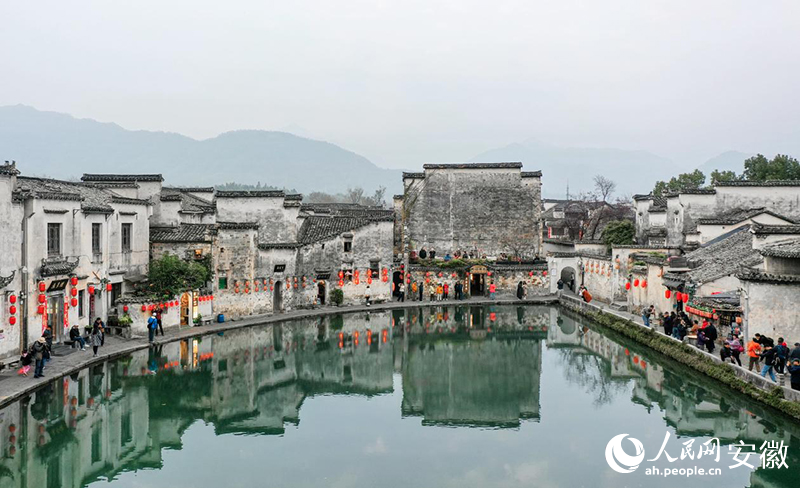 宏村一隅。人民網(wǎng)記者 張俊攝